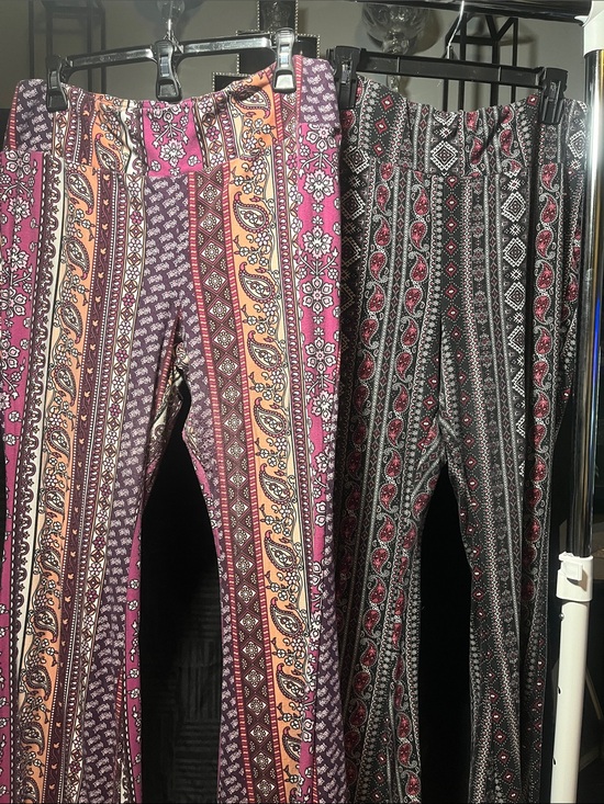 No Boundaries Pants - No Boundaries Pink & Purple Paisley Flate Pants & Black w/ Burgandy white